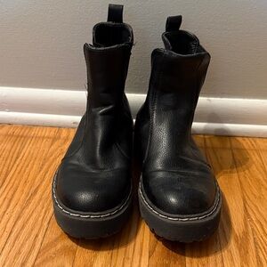 Sincerely Jules Black Chunky Lug Chelsea Boots